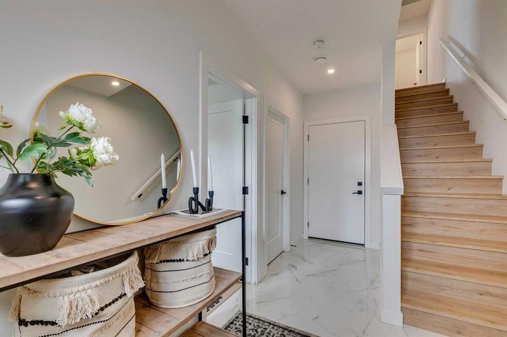 7836 Spring Willow Drive SW, Calgary — photo 3 of 38