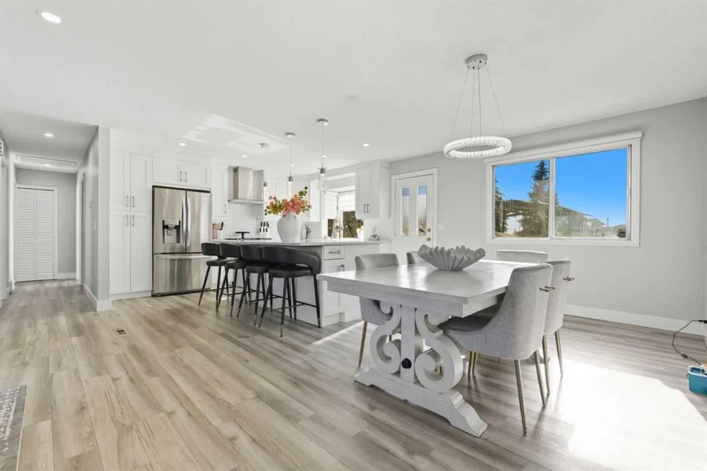 211 Pinetree Place NE, Calgary — photo 5 of 47