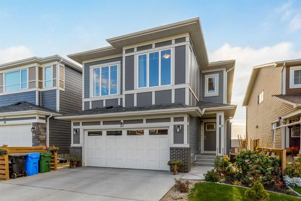 27 Lucas Terrace NW, Calgary — main listing photo