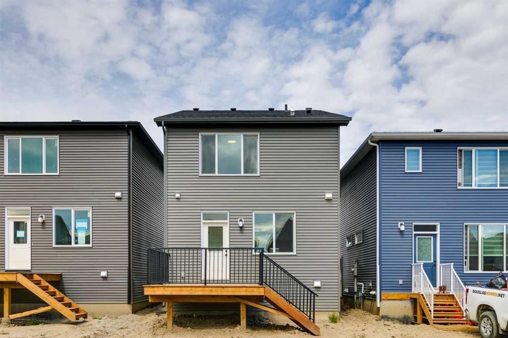 612 Buffaloberry Manor SE, Calgary — photo 2 of 36