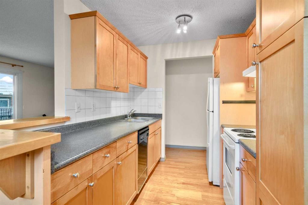 6, 2512 15 Street SW, Calgary — photo 4 of 16
