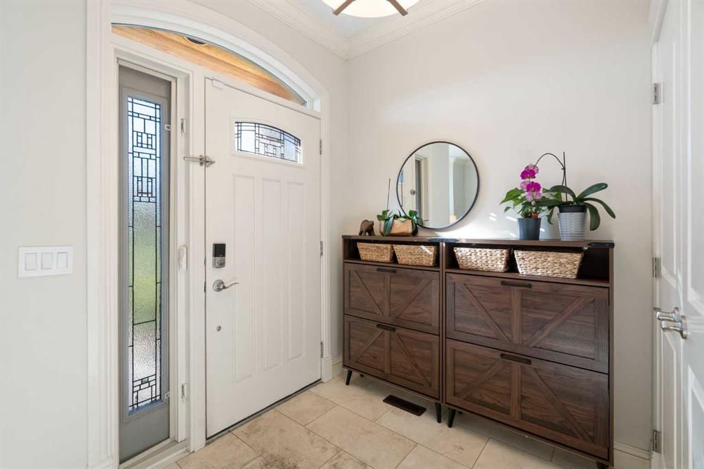 2434 31 Avenue SW, Calgary — photo 5 of 46