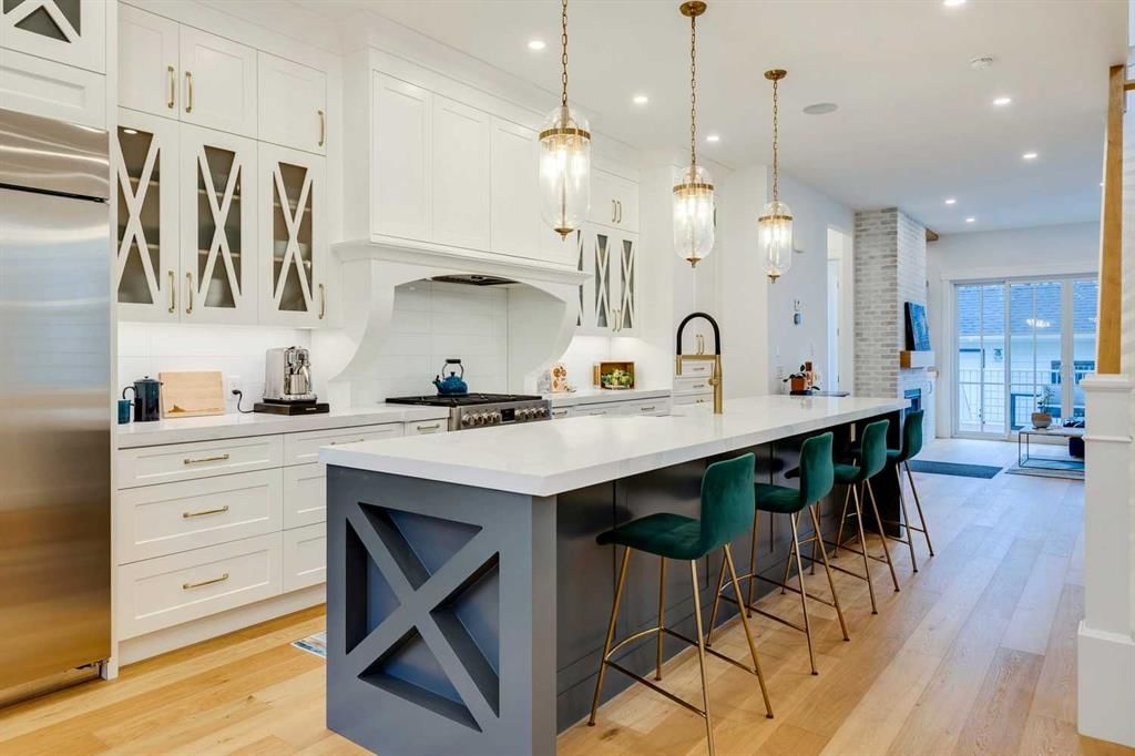 2720 4 Avenue NW, Calgary — photo 2 of 50
