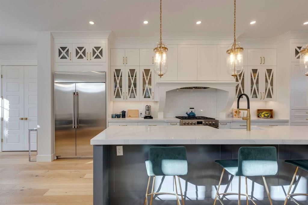 2720 4 Avenue NW, Calgary — photo 3 of 50