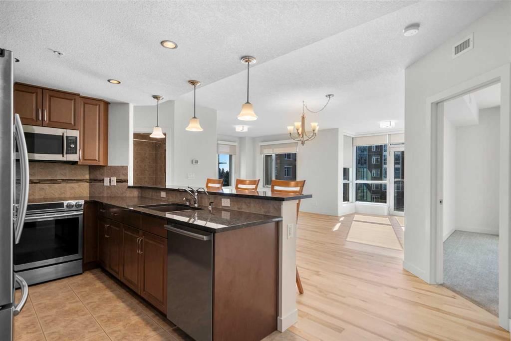 402, 24 Varsity Estates Circle NW, Calgary — photo 4 of 36