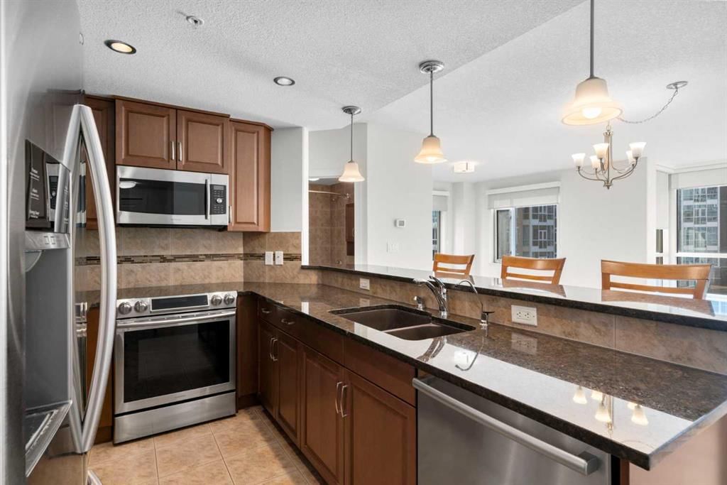 402, 24 Varsity Estates Circle NW, Calgary — photo 5 of 36