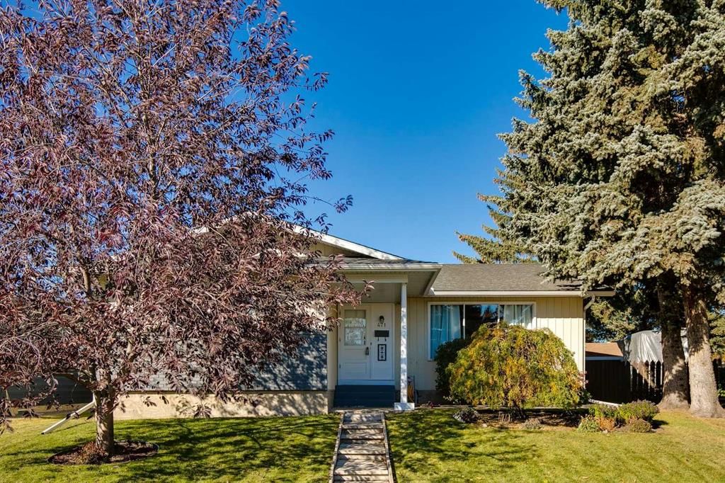 471 Queen Charlotte Road SE, Calgary — photo 2 of 39