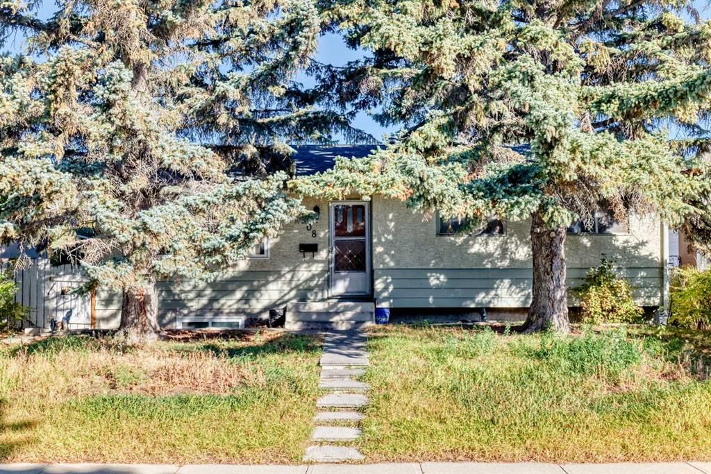 808 Avonlea Place SE, Calgary — main listing photo