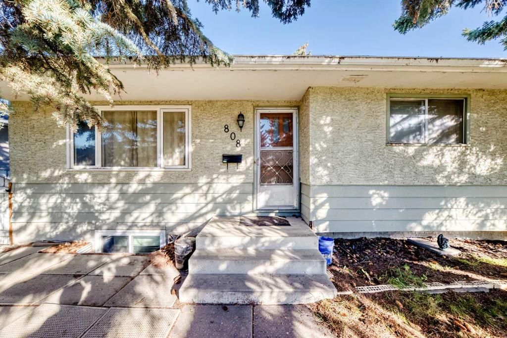 808 Avonlea Place SE, Calgary — photo 2 of 42
