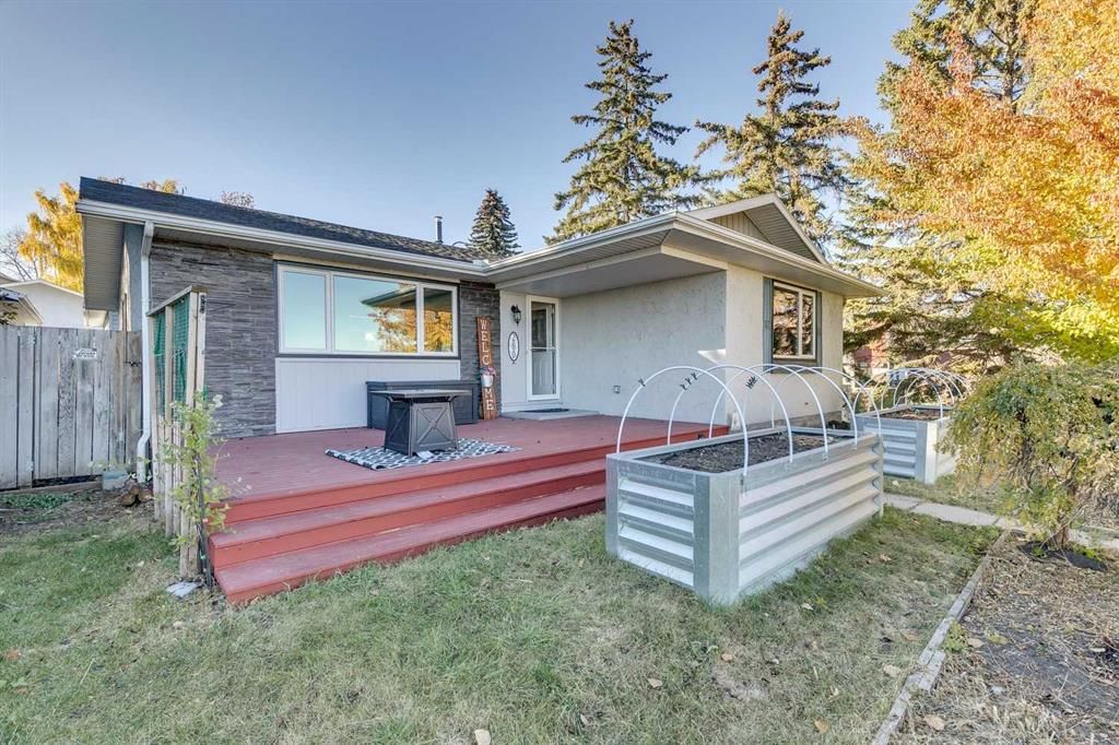 280 Deercliff Road SE, Calgary — photo 2 of 48