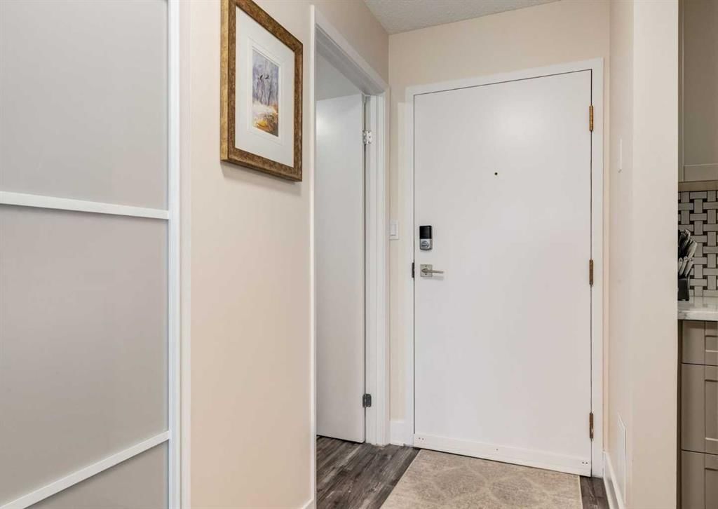 410, 8604 48 Avenue NW, Calgary — photo 5 of 34