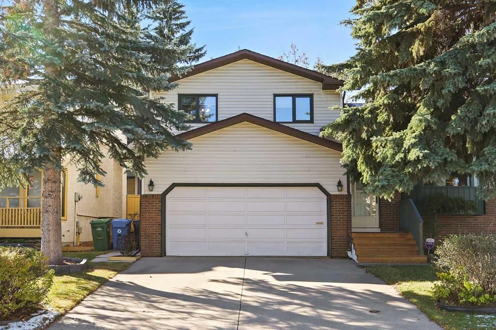 139 Stratton Crescent SW, Calgary — main listing photo