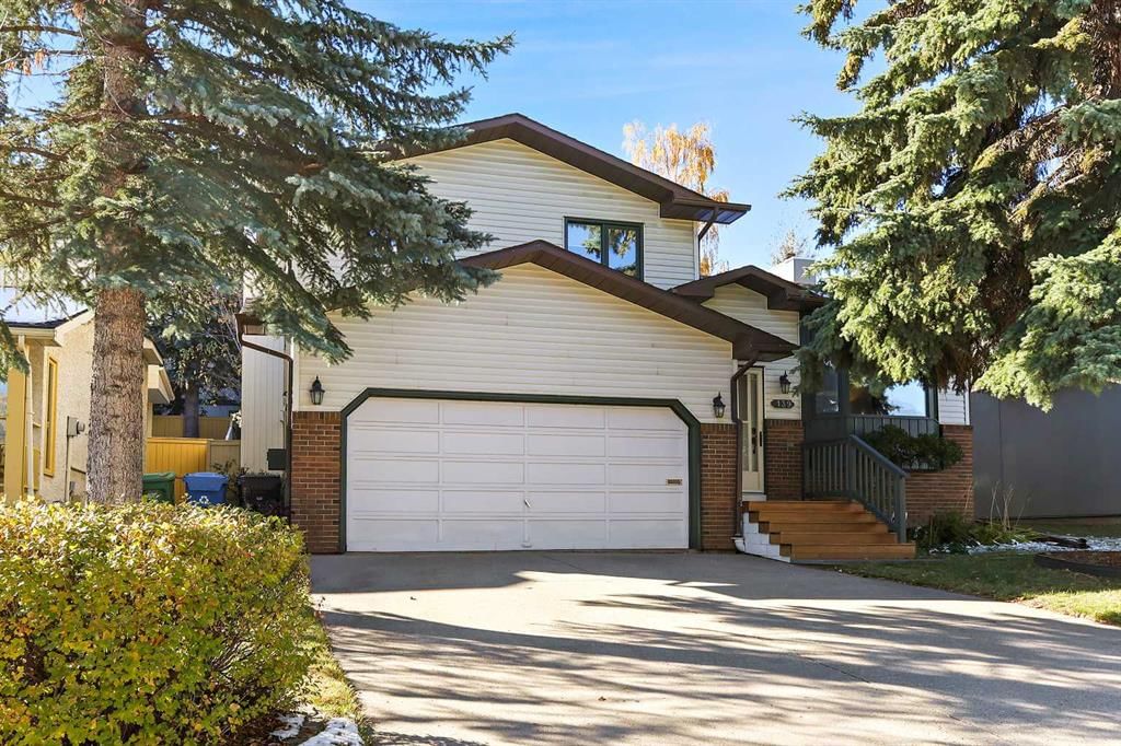 139 Stratton Crescent SW, Calgary — photo 2 of 48