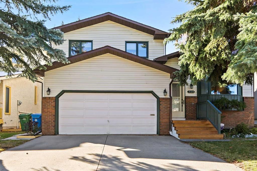 139 Stratton Crescent SW, Calgary — photo 3 of 48