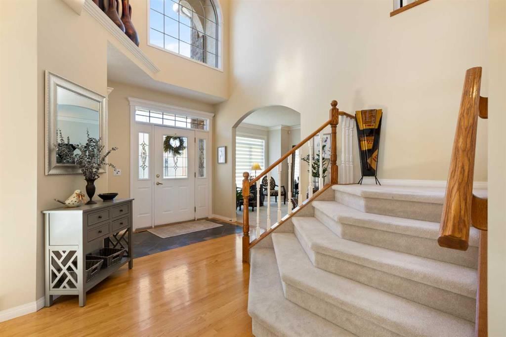 22 Hamptons Heights NW, Calgary — photo 2 of 50
