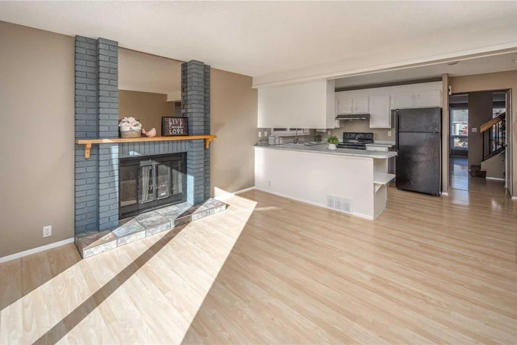 27 Strathearn Crescent SW, Calgary — photo 3 of 38