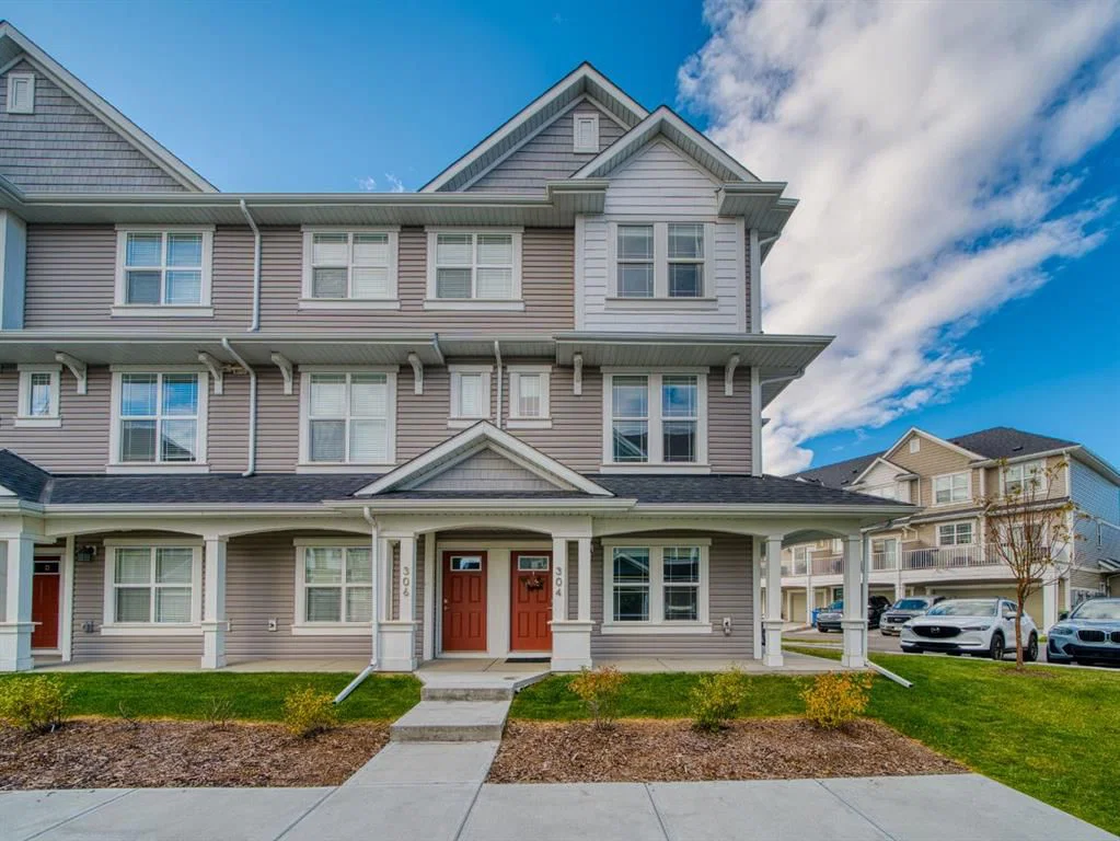 304 Copperstone Manor SE, Calgary — main listing photo