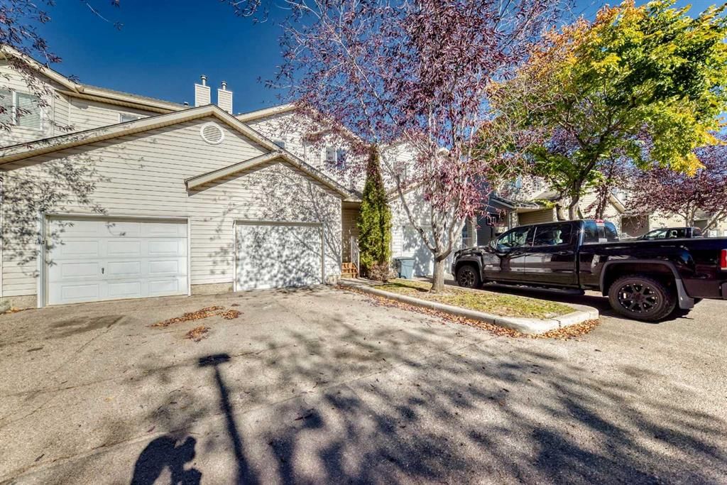 184 Mt Aberdeen Manor SE, Calgary — photo 2 of 48