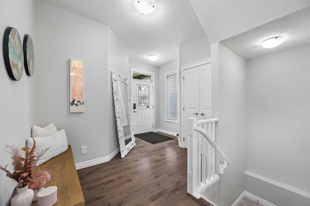 43 Nolancrest Manor NW, Calgary — photo 3 of 46