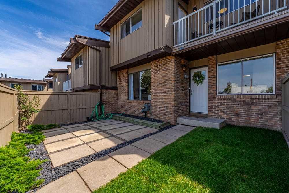 20, 1055 72 Avenue NW, Calgary — photo 4 of 24