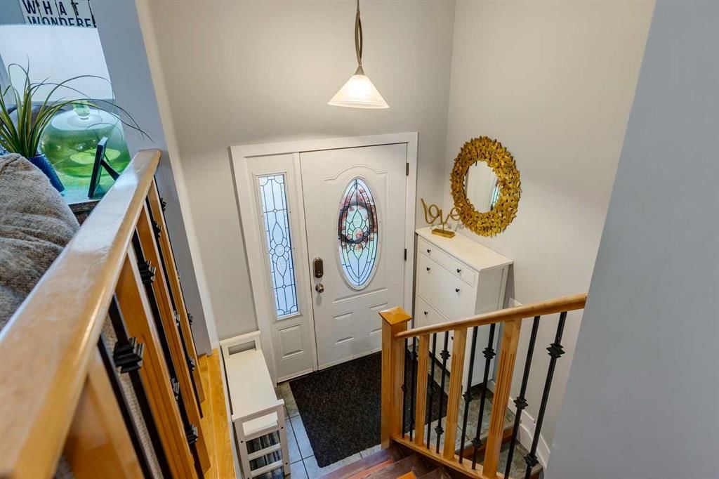9927 Oakfield Drive SW, Calgary — photo 3 of 47