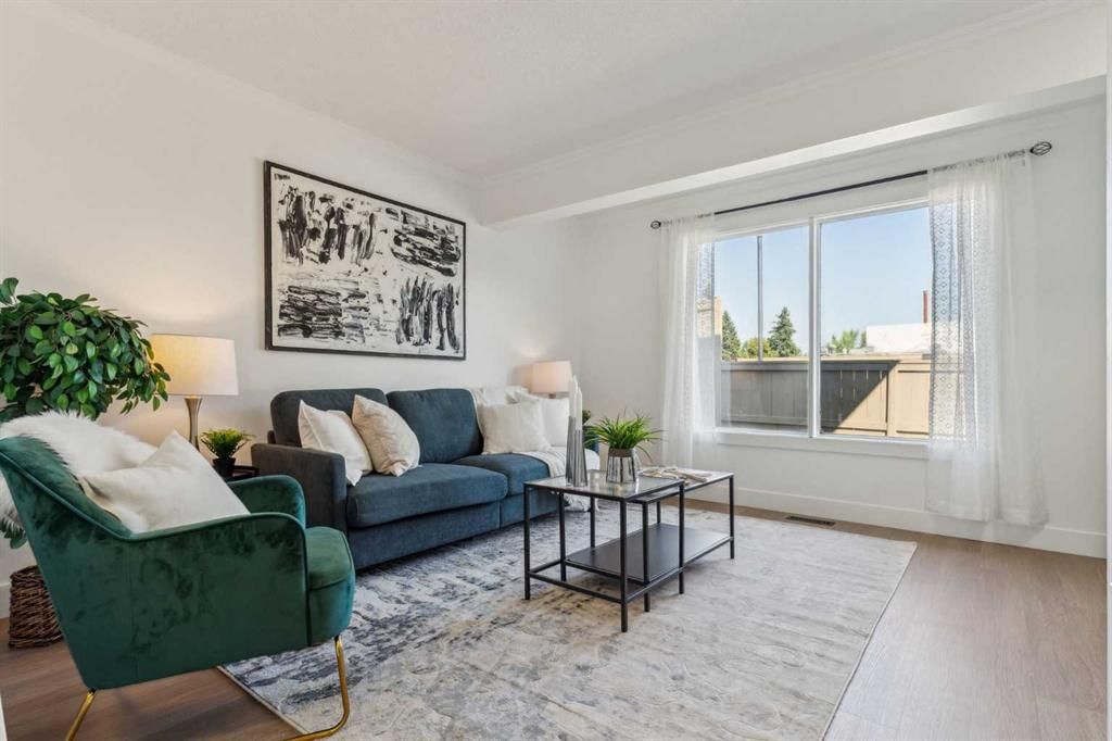 21, 1055 72 Avenue NW, Calgary — main listing photo