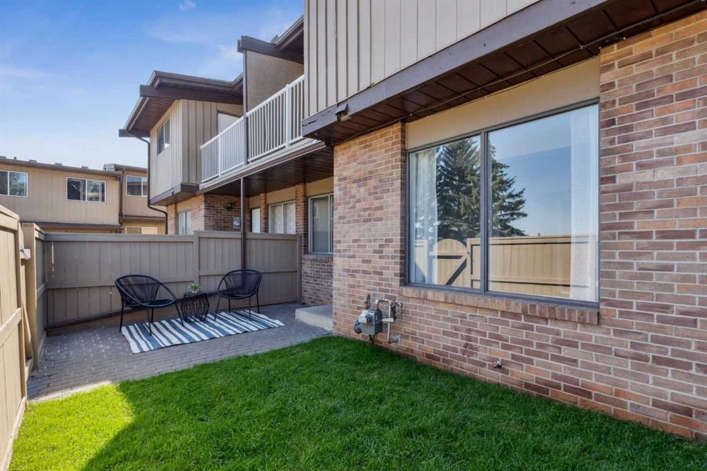 21, 1055 72 Avenue NW, Calgary — photo 2 of 19