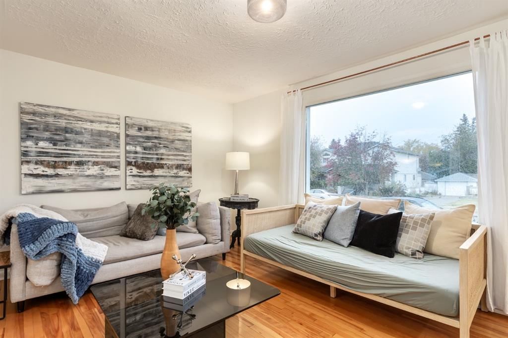 437 30 Avenue NW, Calgary — photo 3 of 39