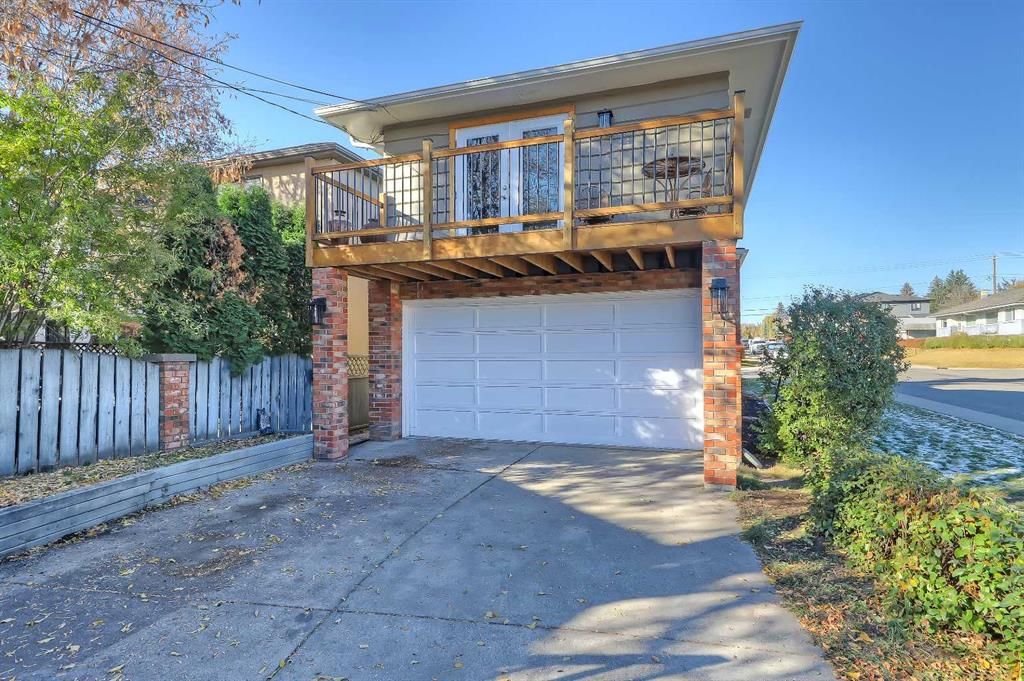2402 36 Street SW, Calgary — main listing photo