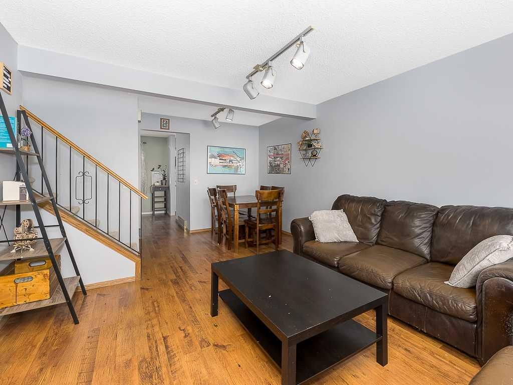 147 Berwick Way NW, Calgary — photo 5 of 25