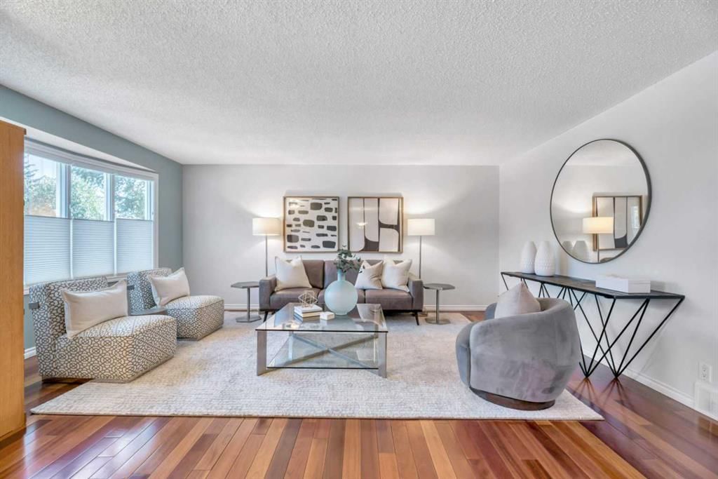 17 Windermere Road SW, Calgary — photo 4 of 42