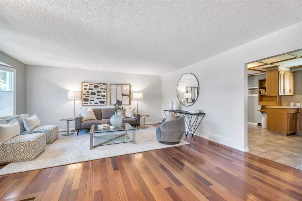 17 Windermere Road SW, Calgary — photo 5 of 42