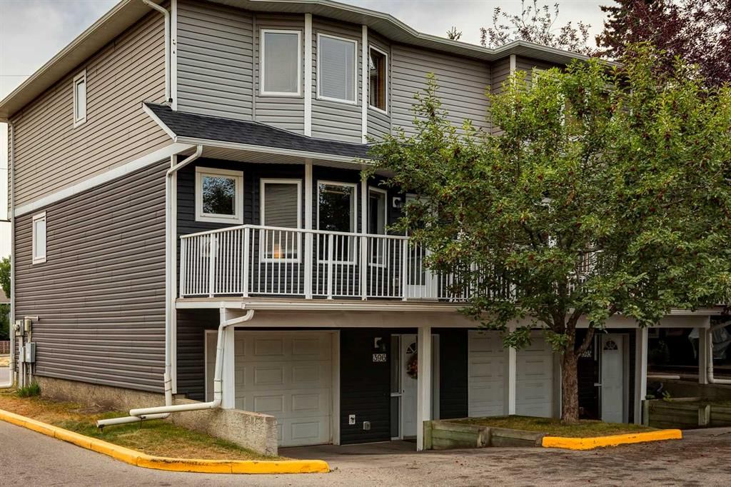 396 Regal Park NE, Calgary — main listing photo