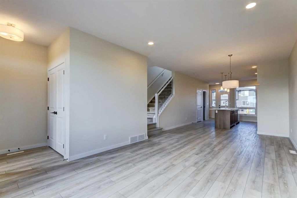 70 Setonvista Grove SE, Calgary — photo 4 of 39