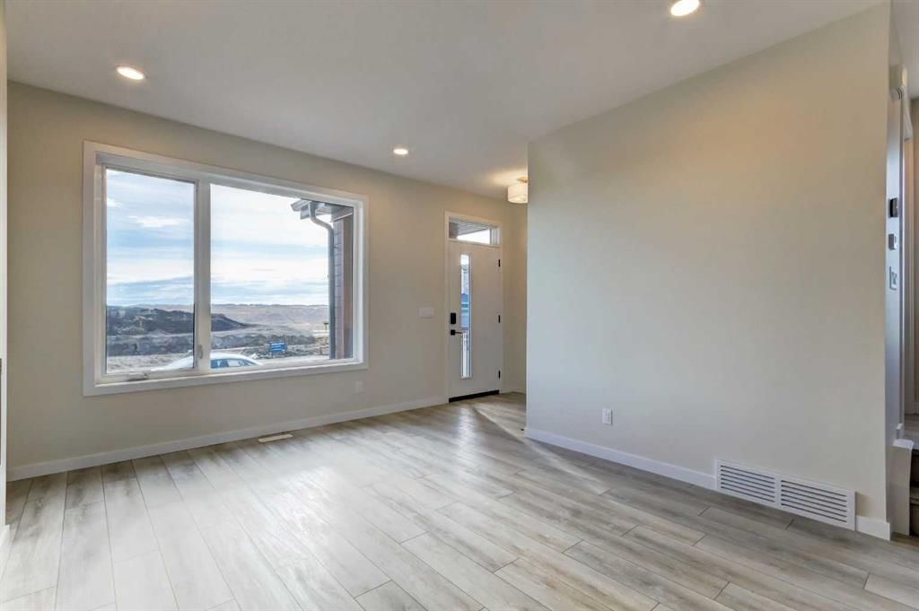 70 Setonvista Grove SE, Calgary — photo 5 of 39