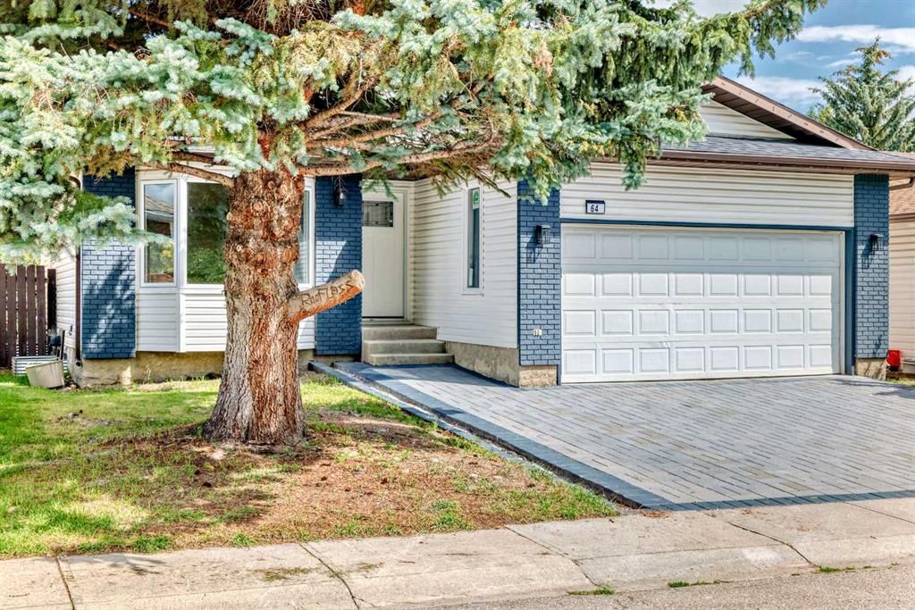 64 Woodstock Road SW, Calgary — photo 2 of 41