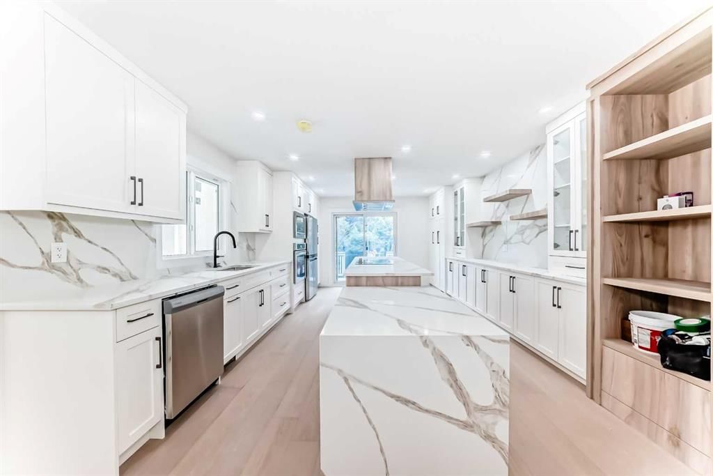 64 Woodstock Road SW, Calgary — photo 4 of 41