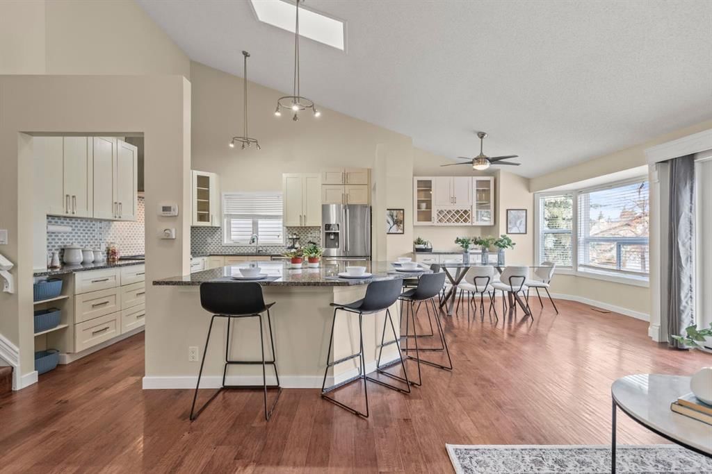 132 Deersaxon Circle SE, Calgary — photo 4 of 48