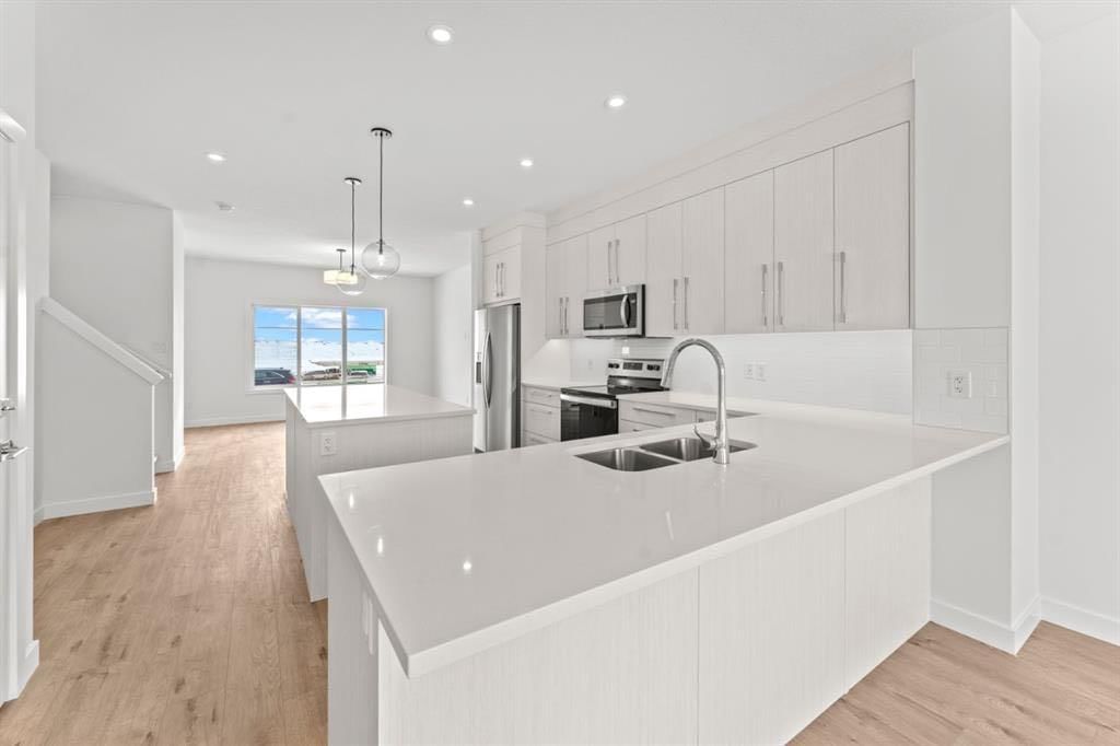 7654 202 Avenue SE, Calgary — photo 4 of 28
