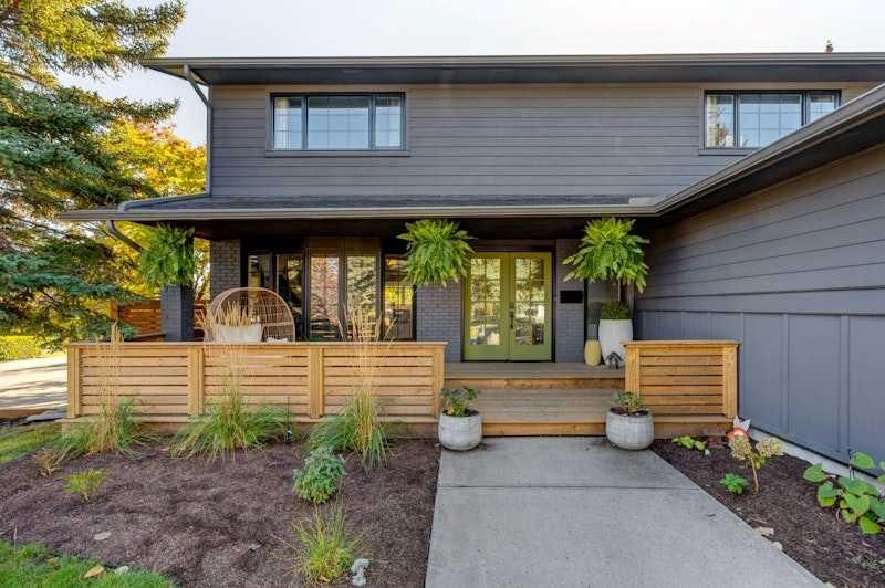 128 Oakside Bay SW, Calgary — photo 2 of 49