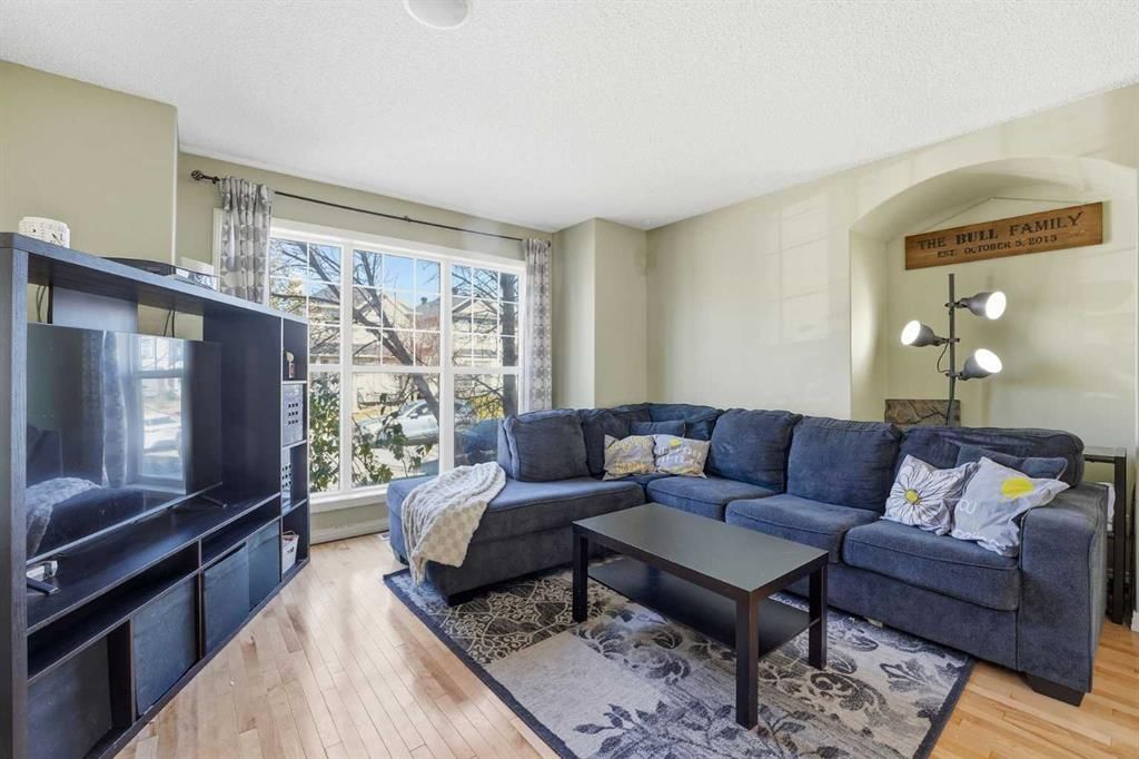 23 Cramond Circle SE, Calgary — photo 4 of 41