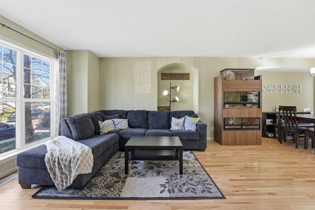 23 Cramond Circle SE, Calgary — photo 5 of 41