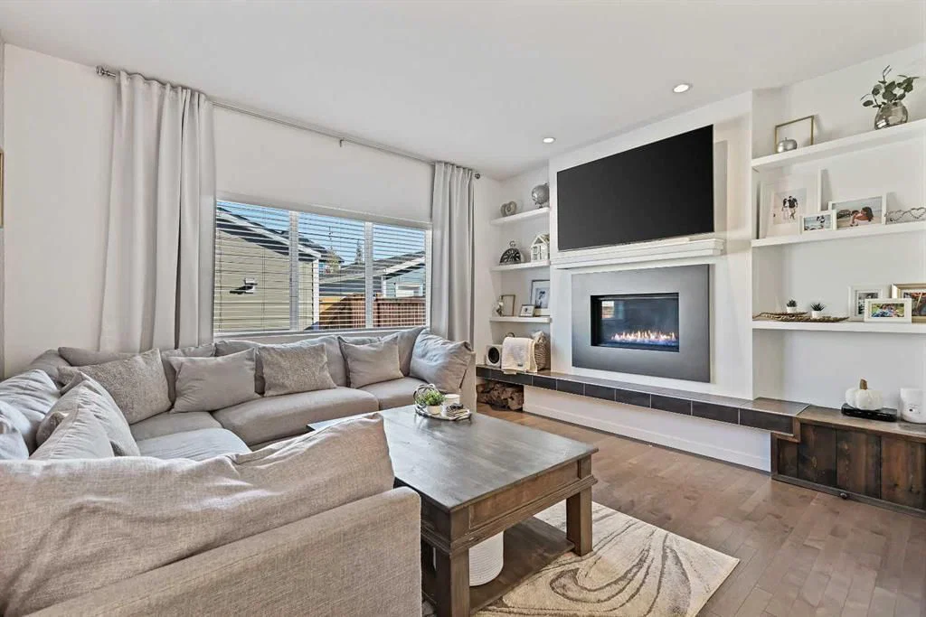 409 Marquis Heights SE, Calgary — photo 4 of 50