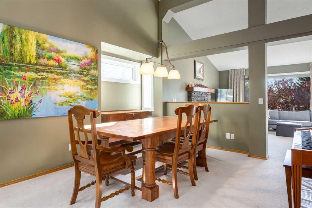 208 Citadel Park NW, Calgary — photo 5 of 50