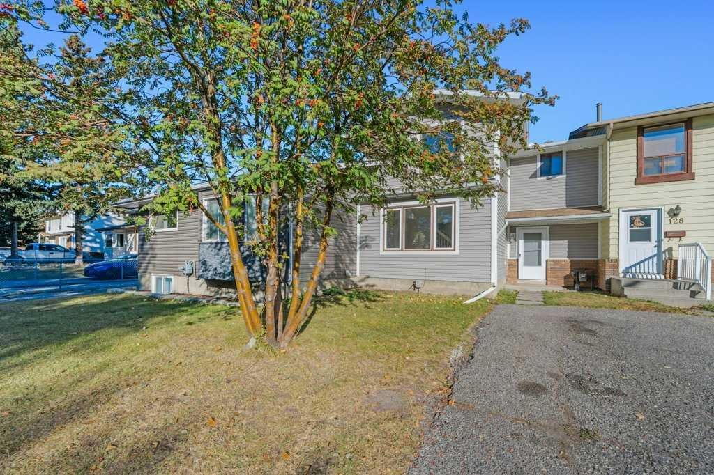 130 Pineset Place NE, Calgary — photo 2 of 41
