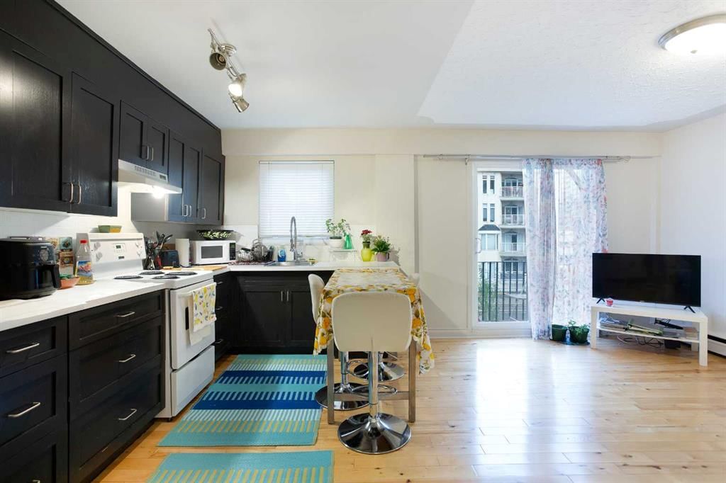 302, 1027 12 Avenue SW, Calgary — main listing photo
