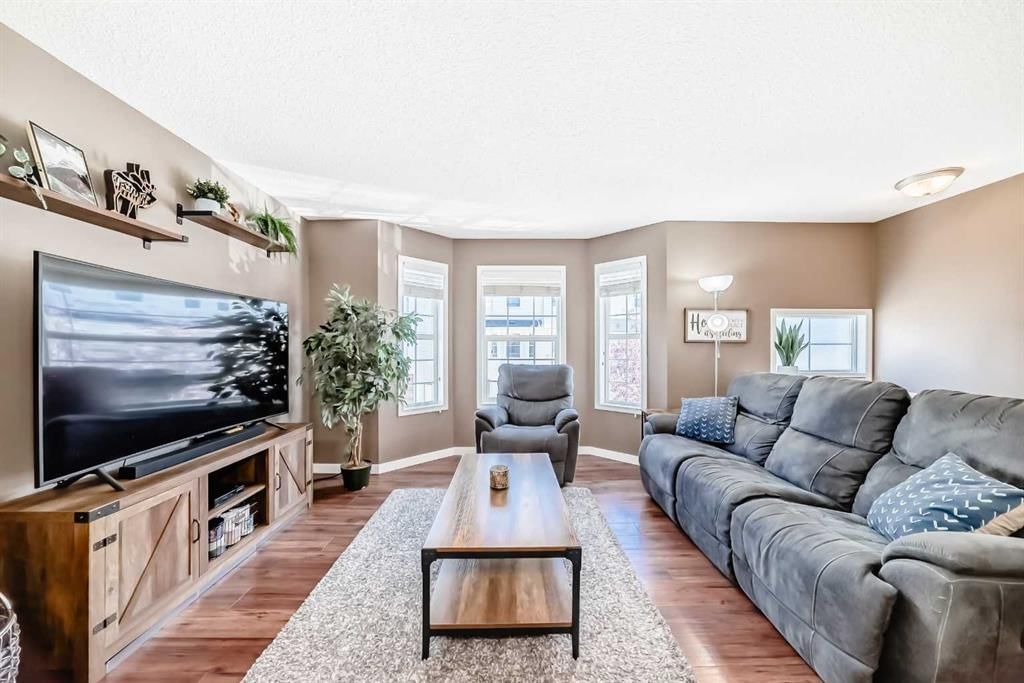 268 Prestwick Acres Lane SE, Calgary — photo 5 of 40