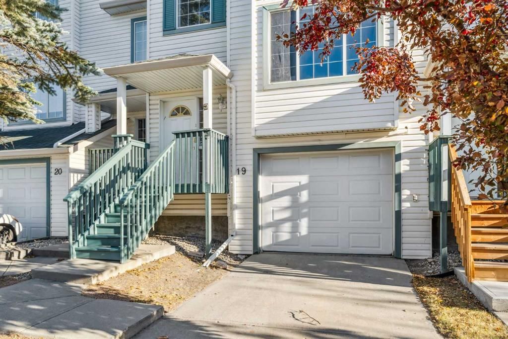 19, 15 Rocky Ridge Gate NW, Calgary — photo 3 of 33