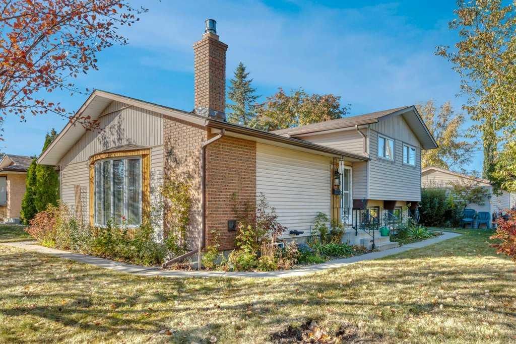 543 Maidstone Drive NE, Calgary — main listing photo