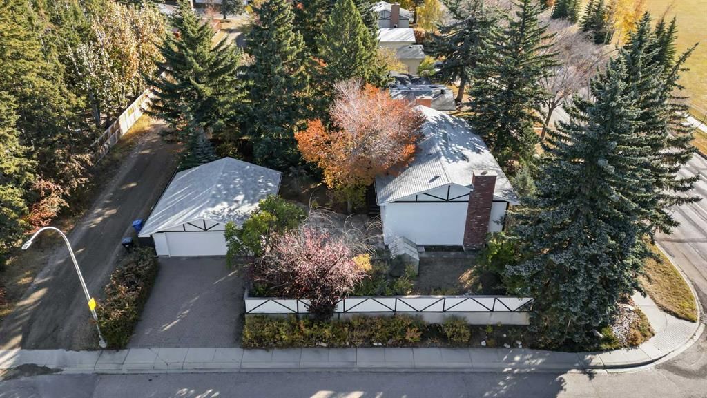 2416 Palliser Drive SW, Calgary — photo 3 of 39